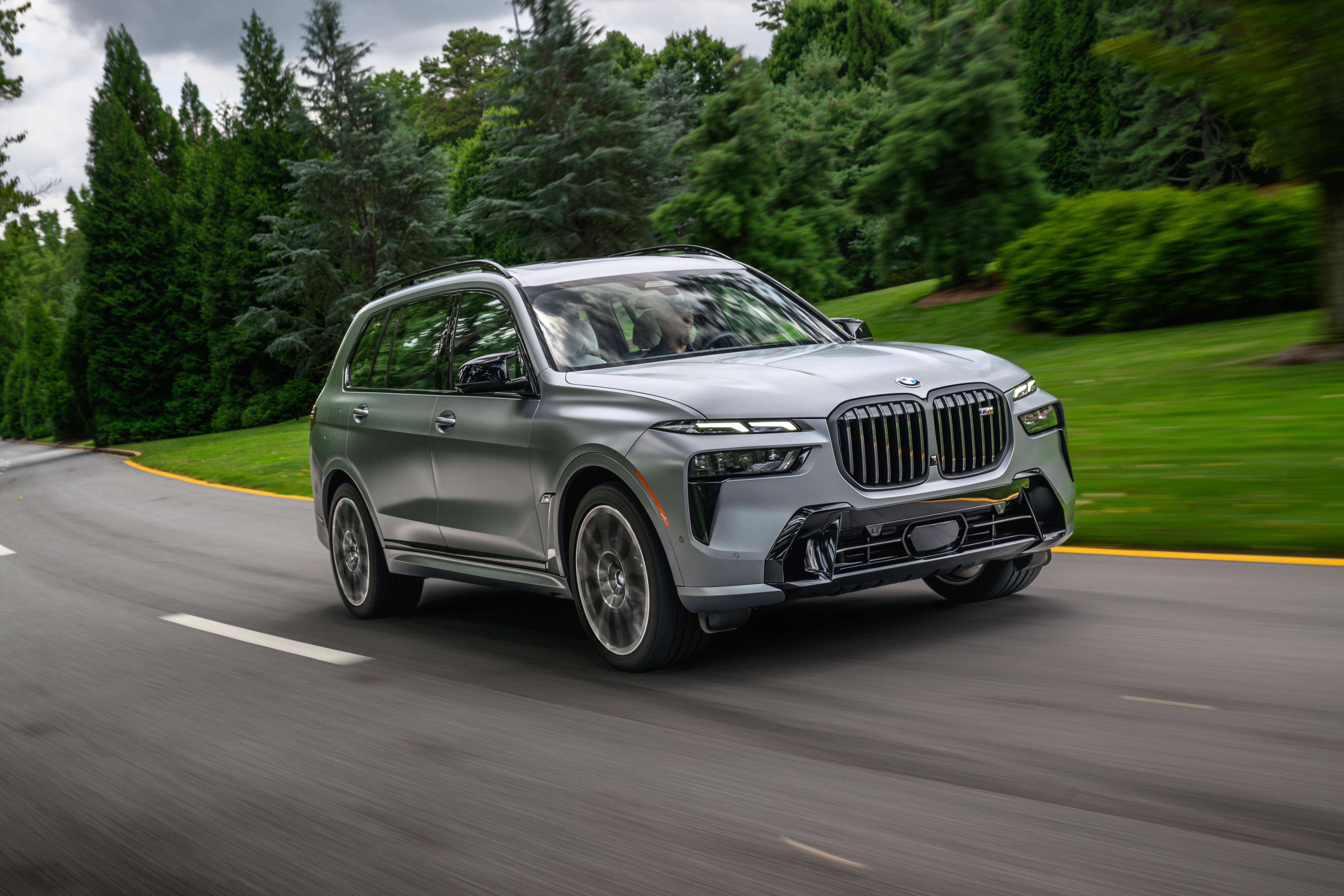 2023 BMW X7 M60i
