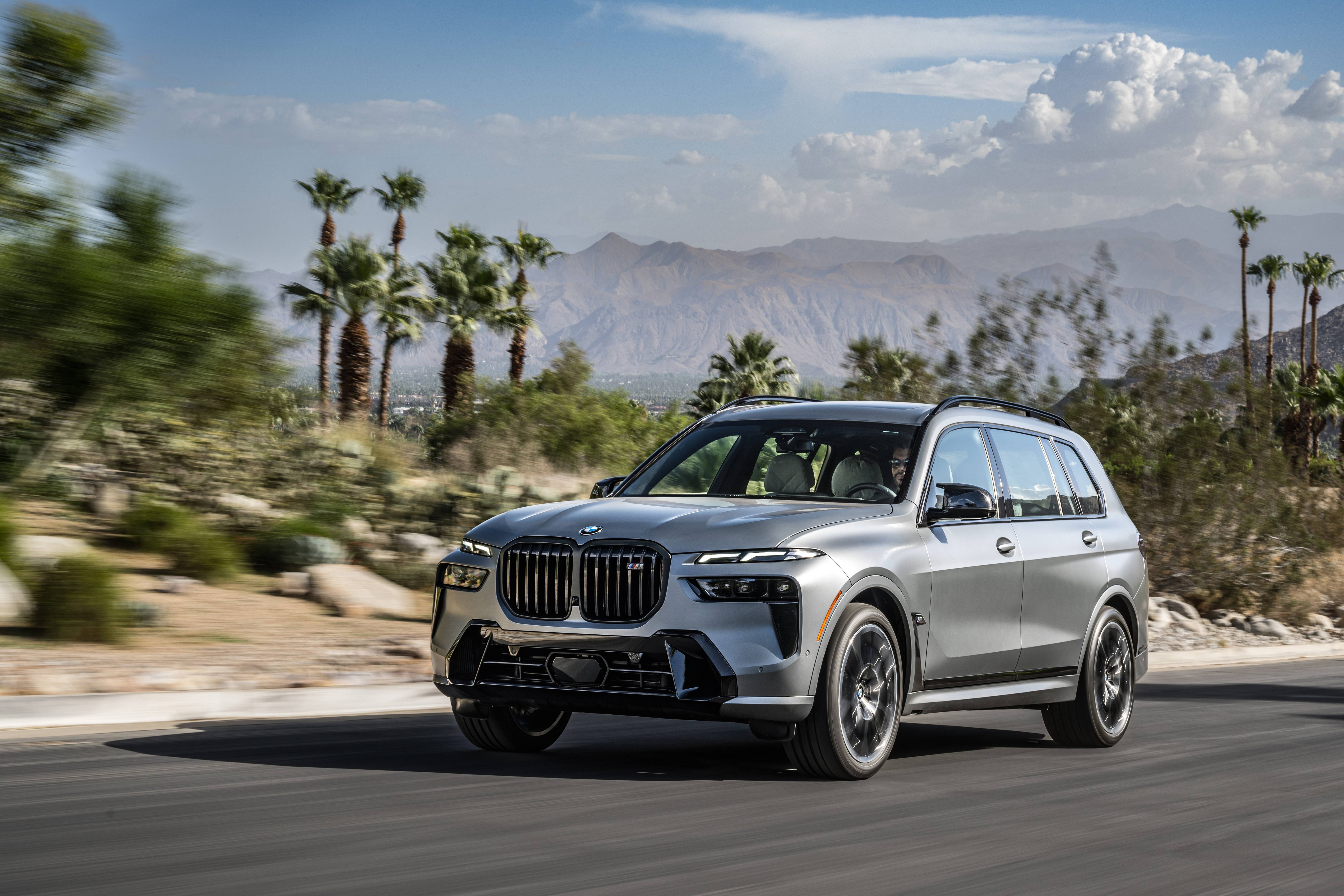 2023 BMW X7 M60i